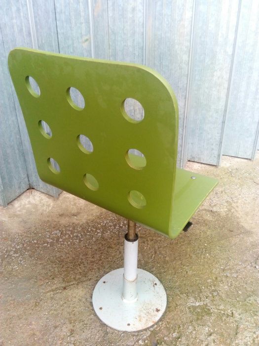 Cadeira  c/ regulador de altura.