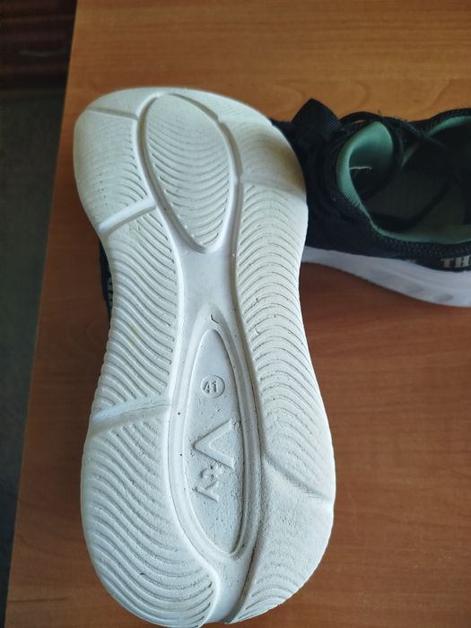 Кросівки чоловічі