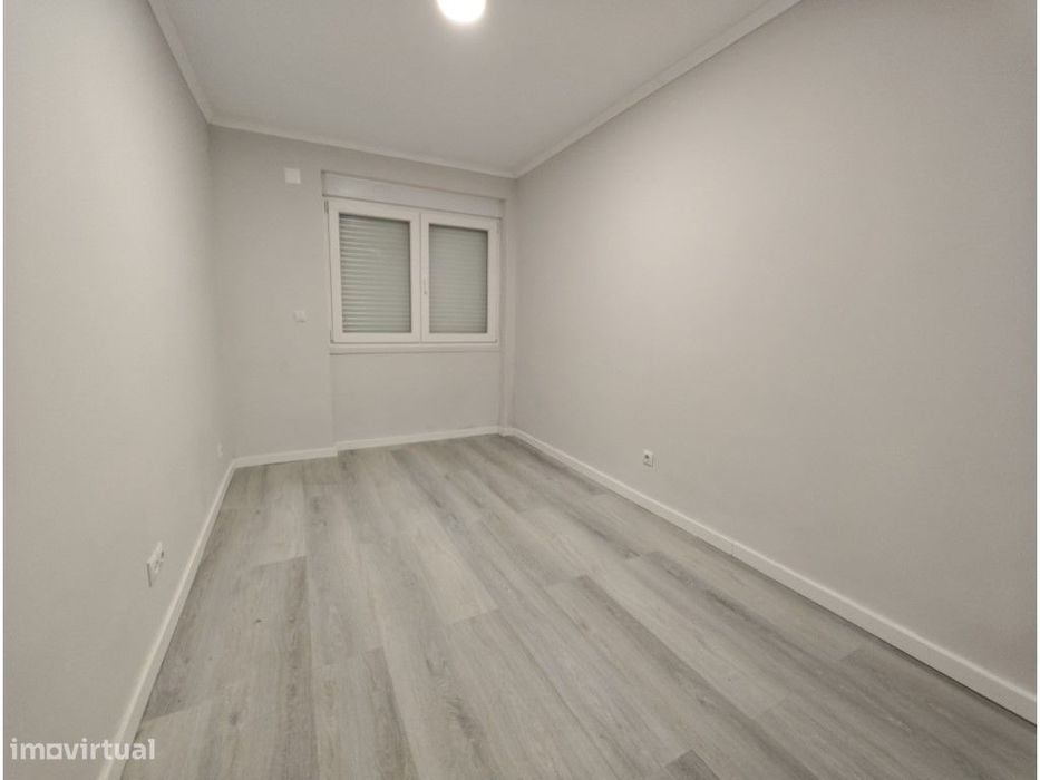 Oportunidade em Benfica! Apartamento T2 Remodelado pronto a habitar...
