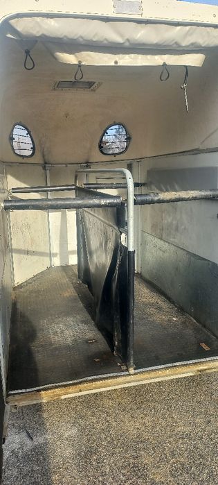 Atrelado para cavalos