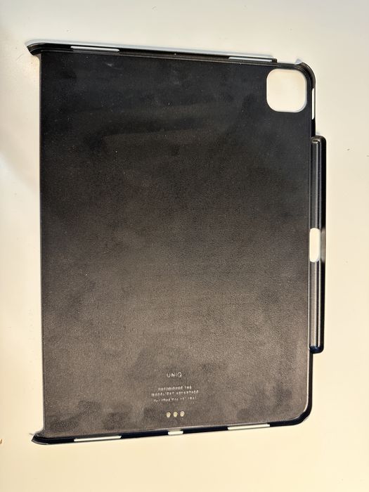 Etui UNIQ AXEL iPad Pro M4 13” do Magic Keyboard