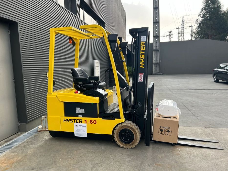 Empilhador Hyster 1600 Kgs Elétrico
