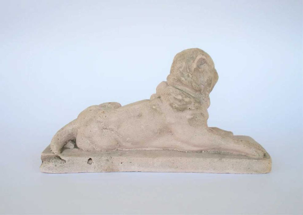 Antiga escultura Bulldog em terracota