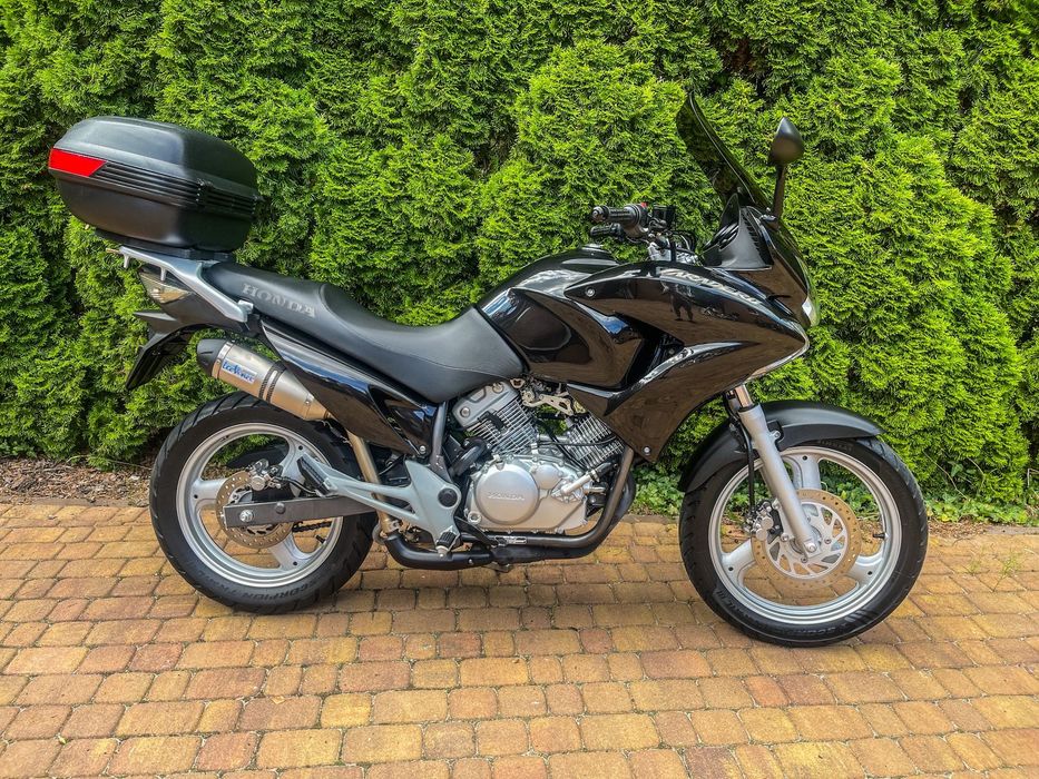Honda Varadero Honda Varadero XL 125 KAT. B Jak nowa 10tys km Wydech sport