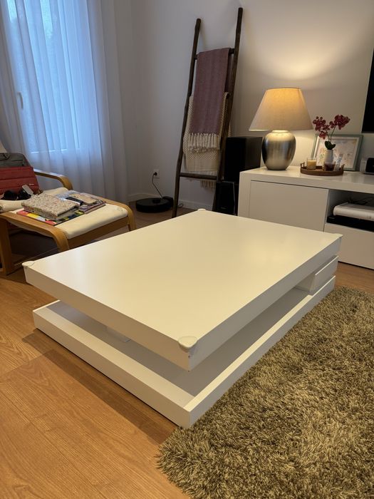Centro de mesa de sala lacado a branco