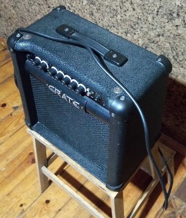 (Amplificador CRATE Gt15r Usa 2000) liguei a Guitarras Gibson e Fender