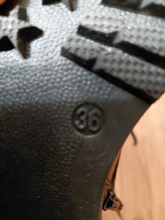 Botki 36  cekiny dżety