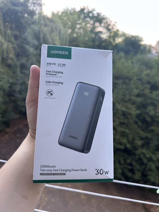 Потужний зручний Power Bank від відомого виробника Ugreen.