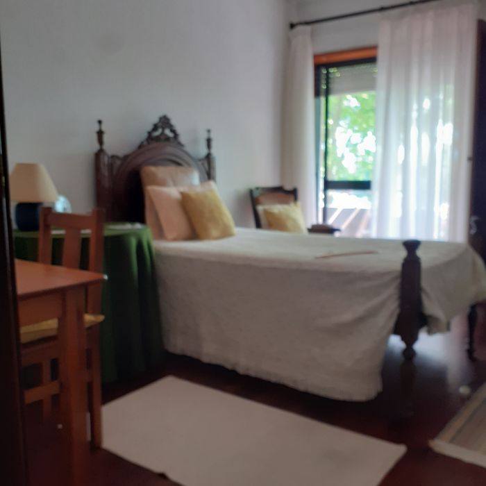 ALUGA -SE Quarto ESgueira