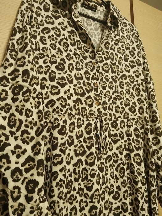 Sukienka w panterkę wiskoza