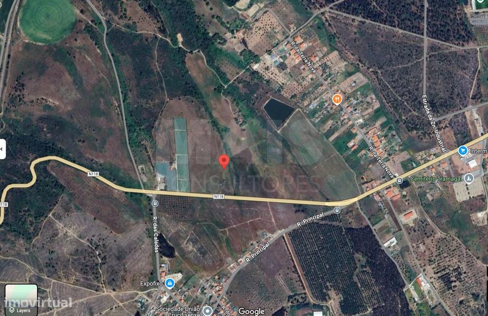 Terreno rústico com Ruína no Tramagal