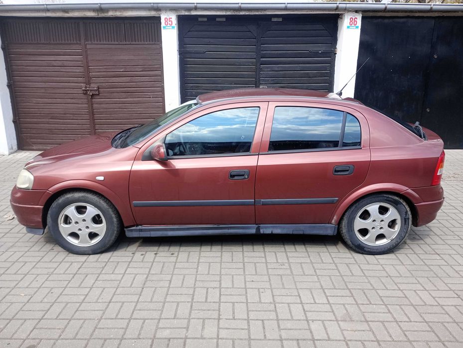 samochód Opel Astra