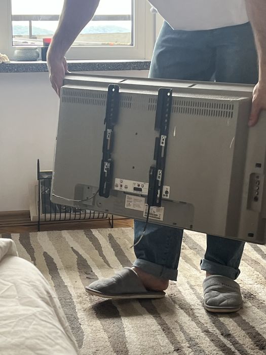 Телевізор Philips 26PF5321. Є кріплення.
