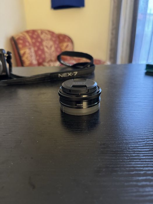 Sony E 20mm 2.8 (APS-C)