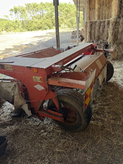 Gadanheira Condicionadora Kuhn ( Com Avaria )