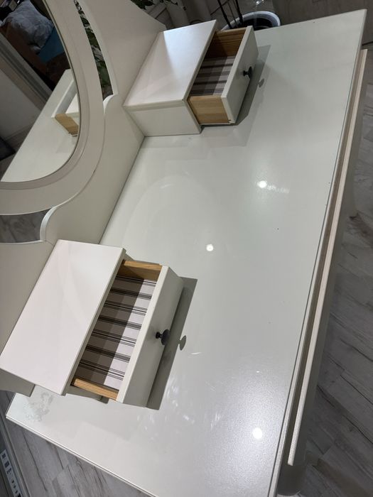 Toaletka Ikea Hemnes