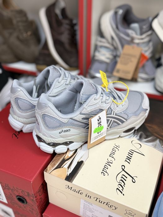 Кросівки сірого кольору Asics Gel-NYC