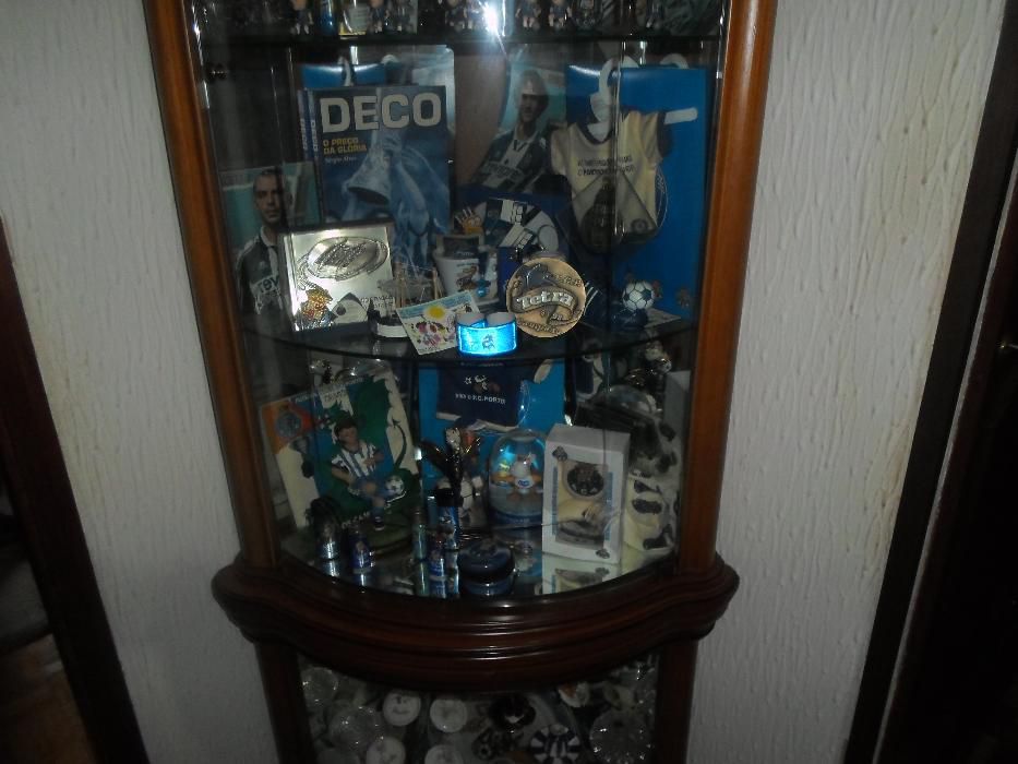 tributo ao f c do porto em vitrina de cerejeira