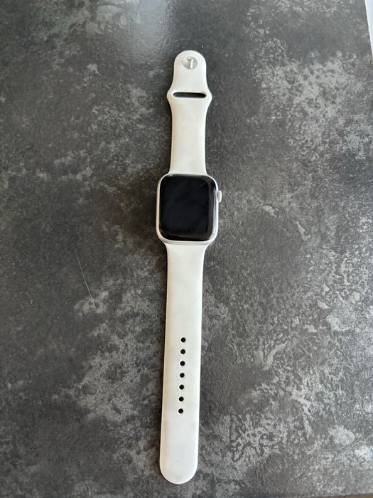Apple watch series 8