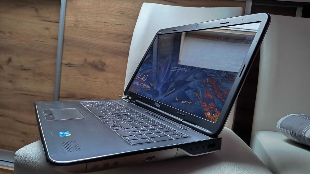 Laptop Dell XPS sprawny Intel i5 win10 plus win7 4GB ram
