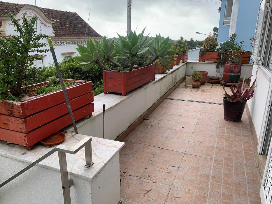 Moradia T4 para Arrendar — Caparide