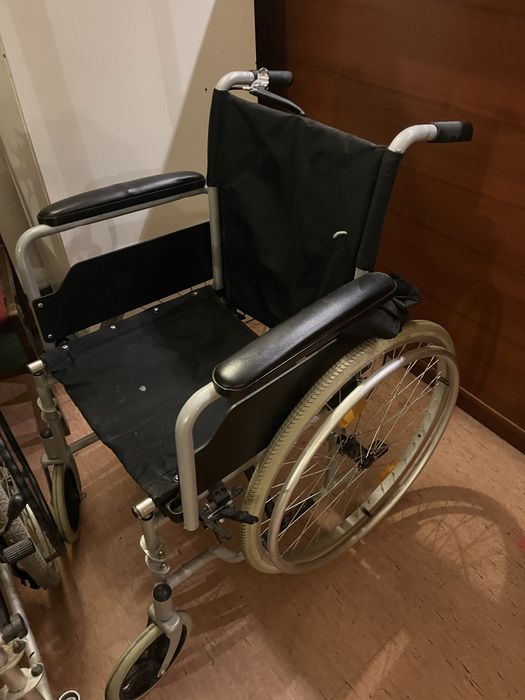 Wózek inwalidzki z hamulcami150 zł za cztery