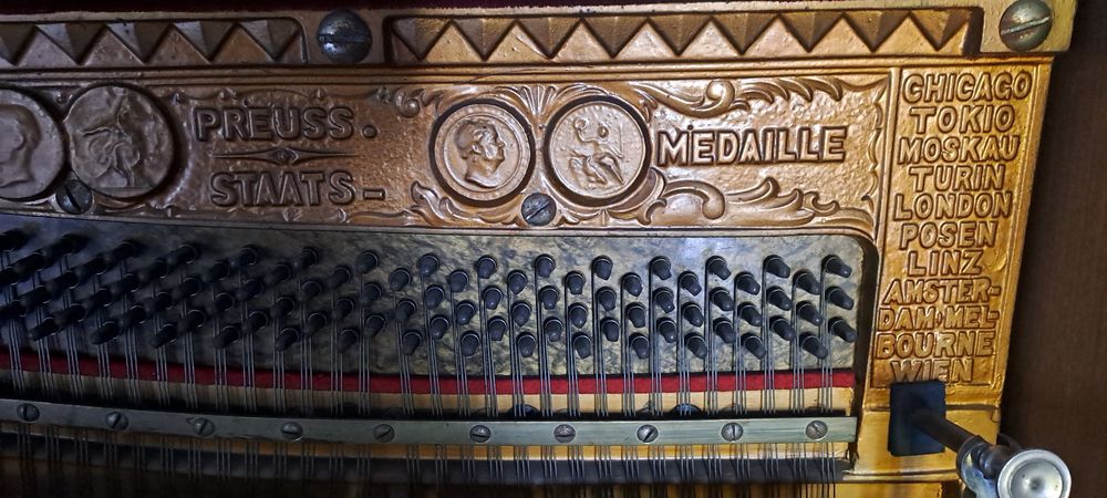 Pianino koncertowe Seiler