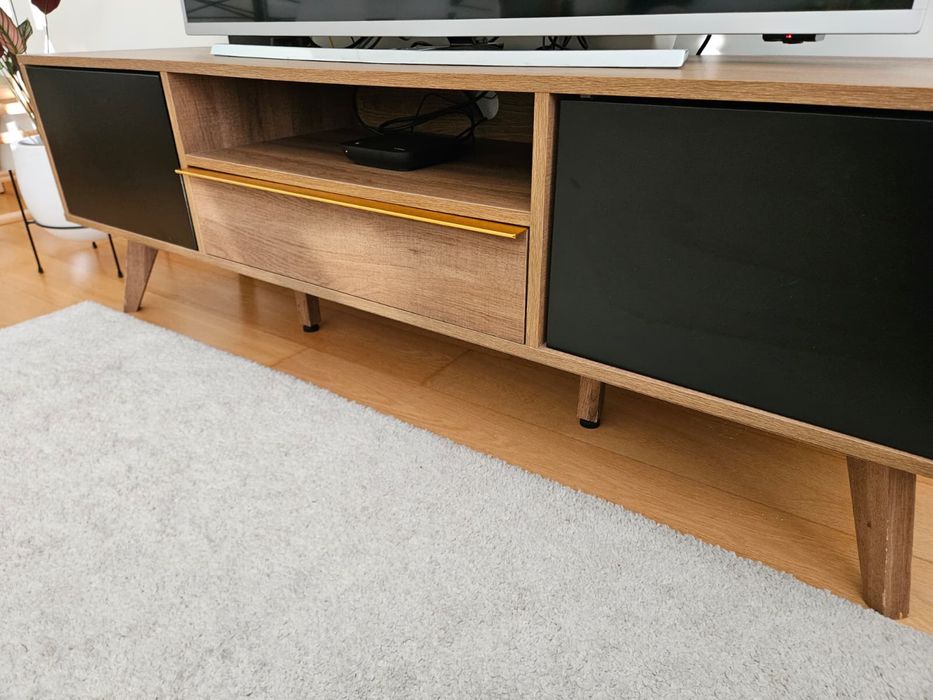 Movel TV  efeito madeira 150cm