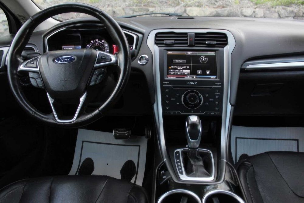 Ford Fusion Titanium      2013