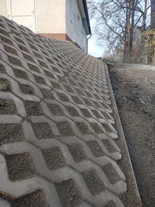 Usługi Brukarskie Koparko -ładowarką,