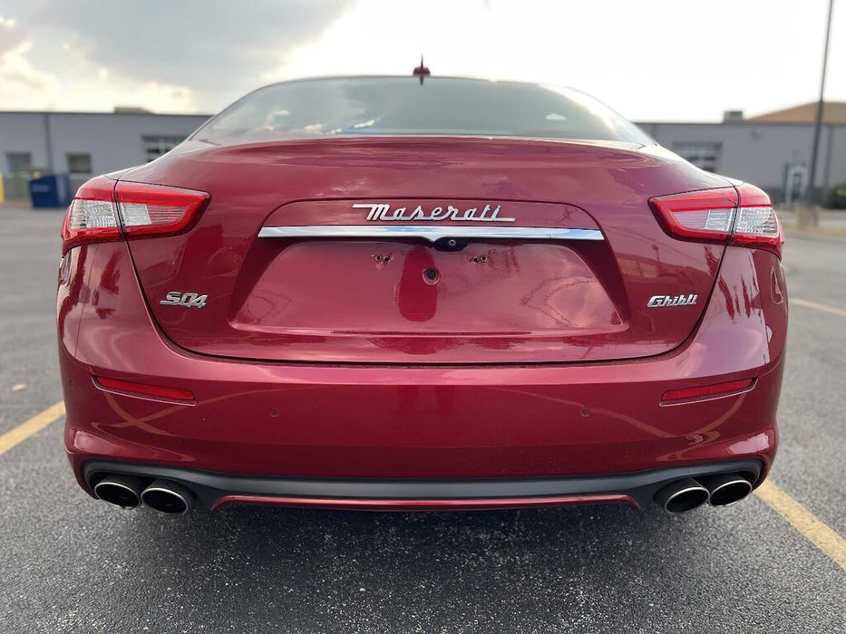 Maserati Ghibli      2019