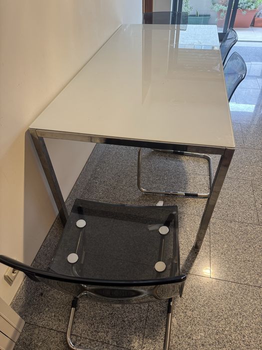 Mesa de jantar + 4 cadeiras