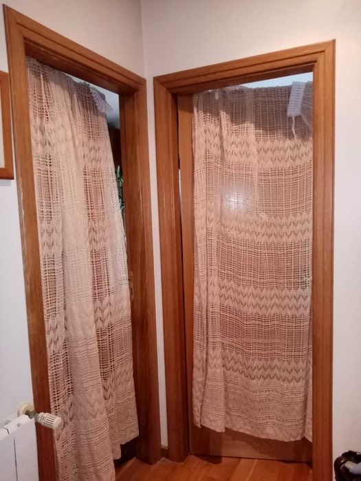 Cortinados para calha em muito bom estado