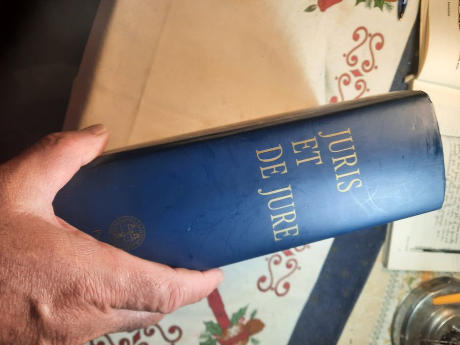 Iuris et de iure Do Direito e da Lei