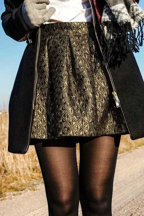 spódniczka rozkloszowana wytłaczane wzory złota S