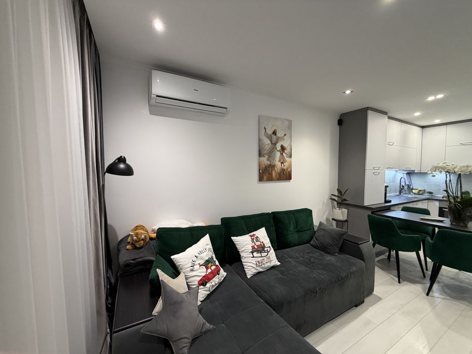 єОселя /ПРОДАЖ З РЕМОНТОМ АВАЛОН зелена 2-кім квартира