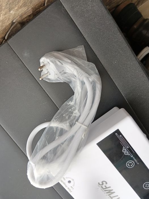 Esquentador eléctrico .
Completamente novo a estrear
Pode ser usado em