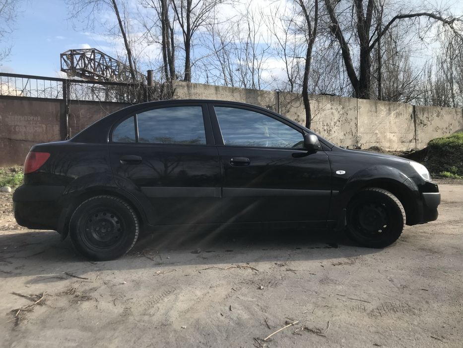 Продам Kia Rio седан 1.4 газ/бензин