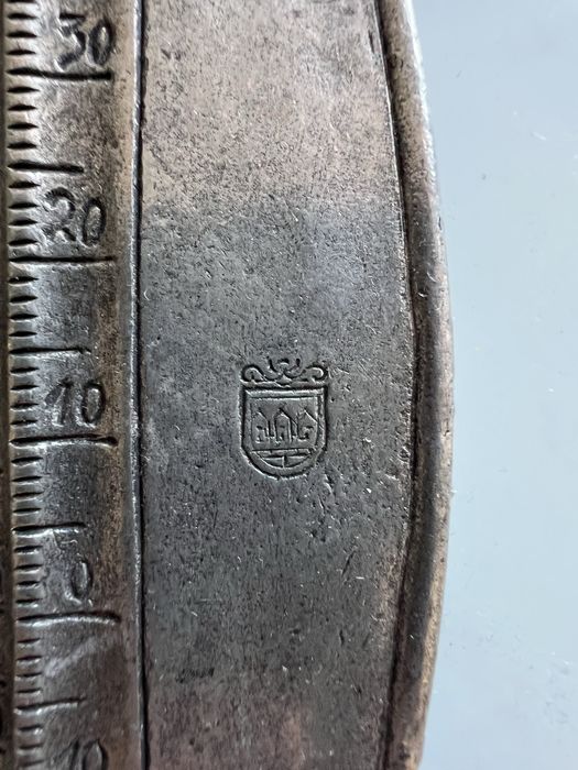 Wspaniały  antyczny termometr  ścienny z cyny