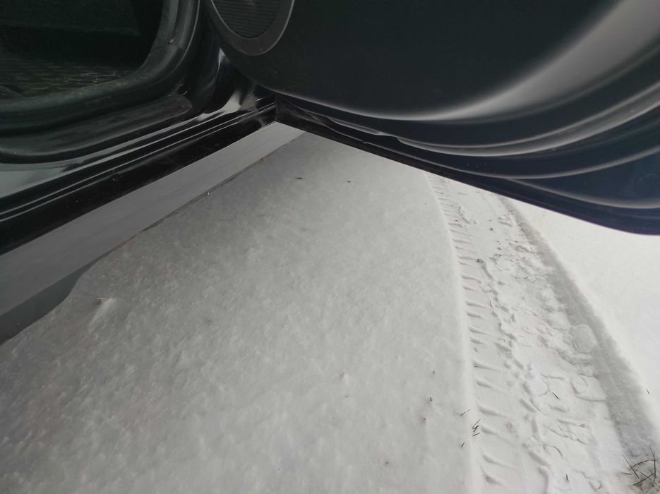 Автомобіль тойота рав4