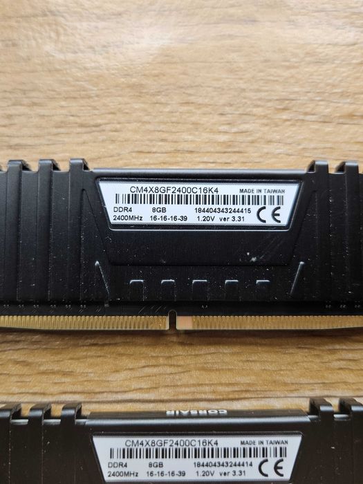 Corsair Vengeance LPX 16 gb 2 x 8 2400 МГц DDR4 гарантия