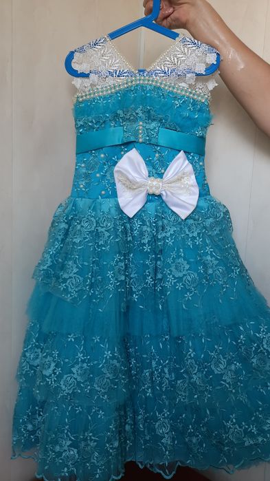 Сукня на випускний