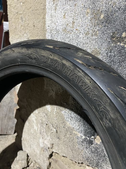 Продам дві покришки