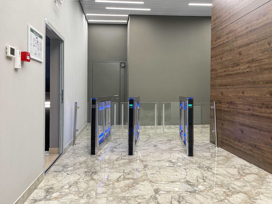 Оренда офісу 367 м2, 10 $/м2, ТРЦ ВІКТОРІЯ ГАРДЕНС