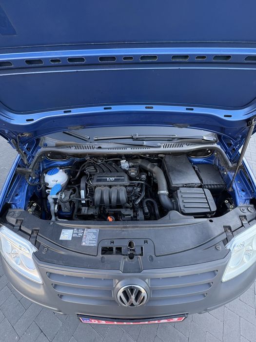 Volkswagen Caddy 1.6mpi бензин