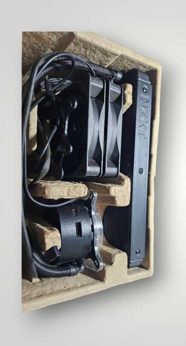 Nzxt Kraken  Z53 water cooler