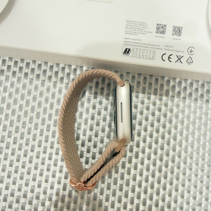 Apple Watch Series 9 41mm  (Aluminum, GPS)