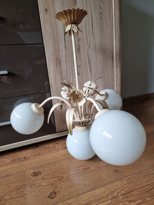 Lampa wisząca na 4 żarówki