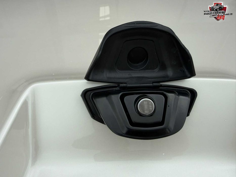 Zabudowa Isuzu Pokrywa Klapa Paki Isuzu D-Max 2020+