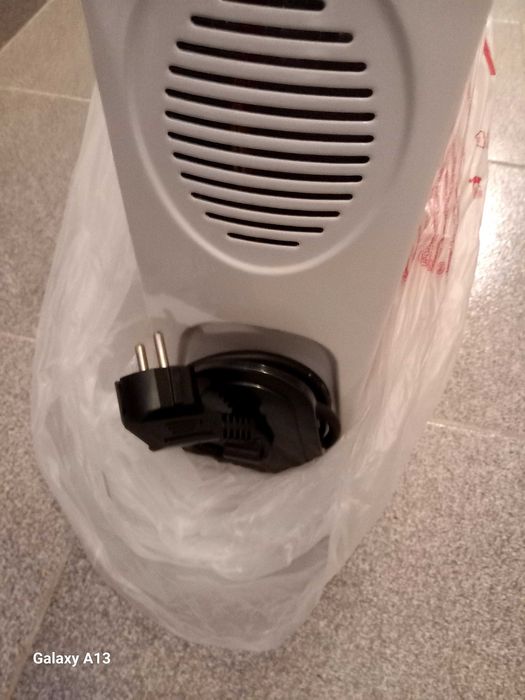 Aquecedor a Oleo marca "JATA" A-260